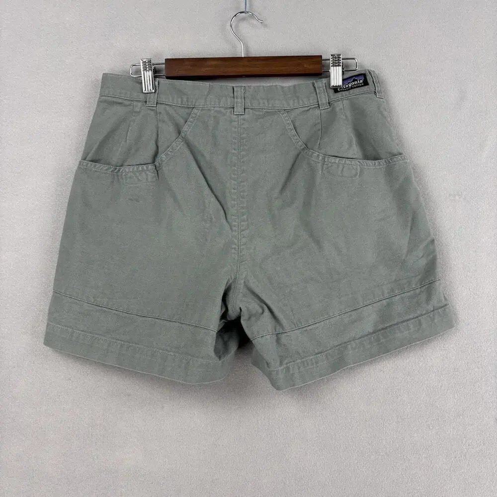 Patagonia vintage stand